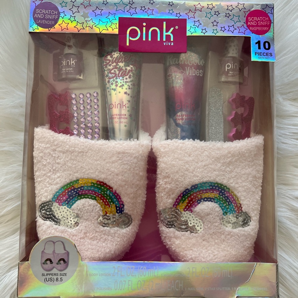 Slipper & Bath and Body Set